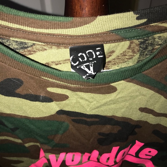 Men’s Camo Volleyball Tee - Picture 2 of 4